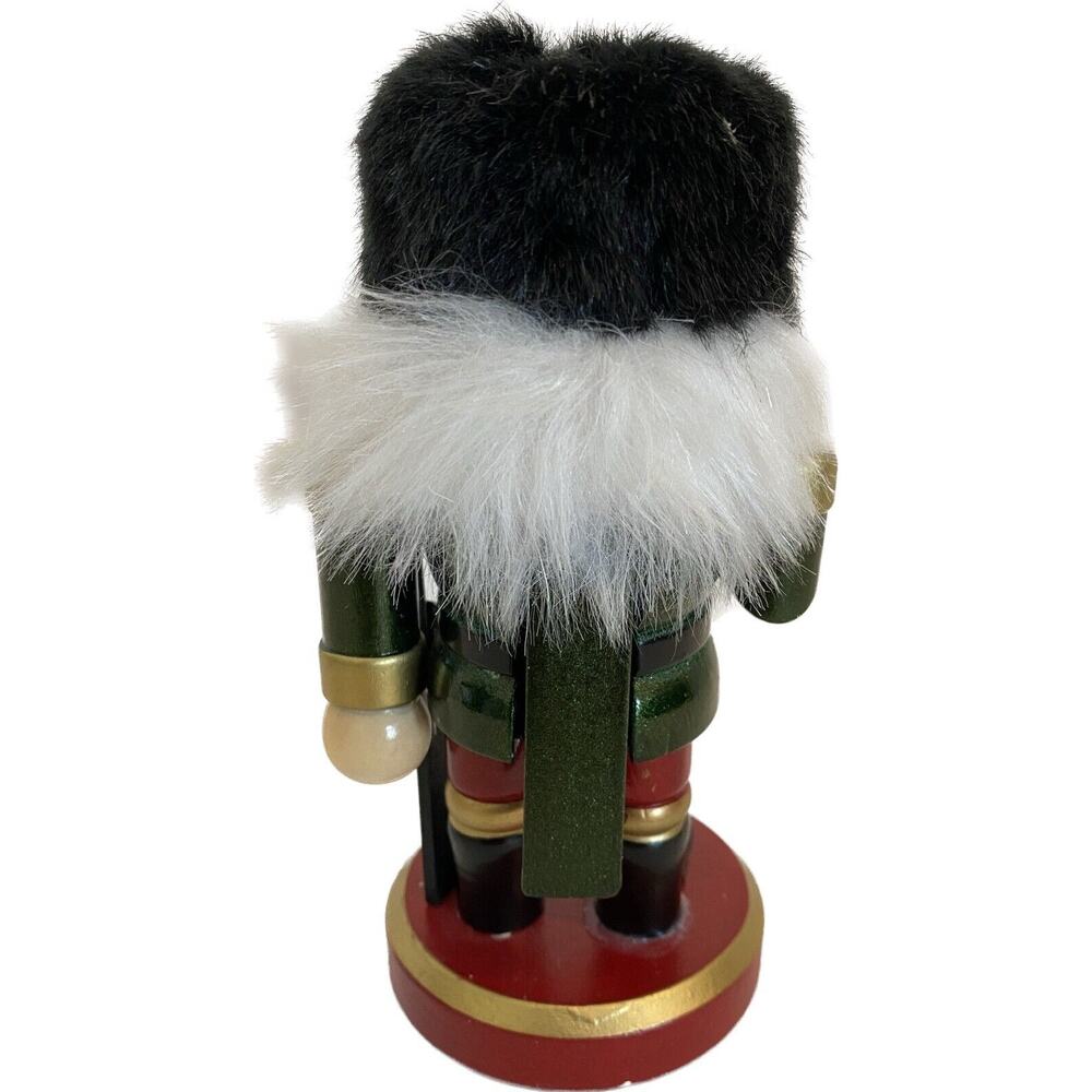 Nutcracker Soldier With Rifle 6.5 Inches - Picture 2 of 3